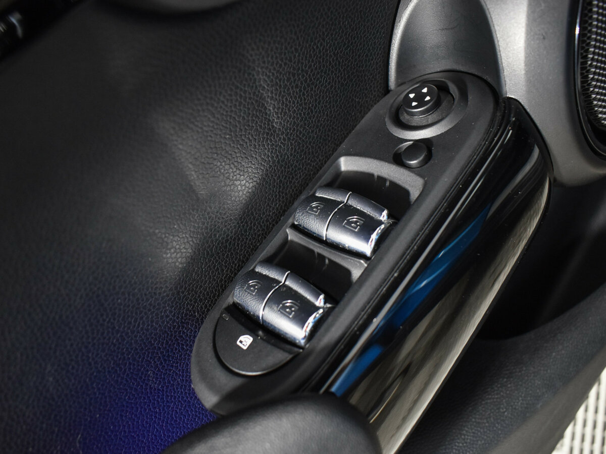 Купить Mini Hatch Cooper III (F55/F56) Рестайлинг, 2019, 56 300 км, фото №17