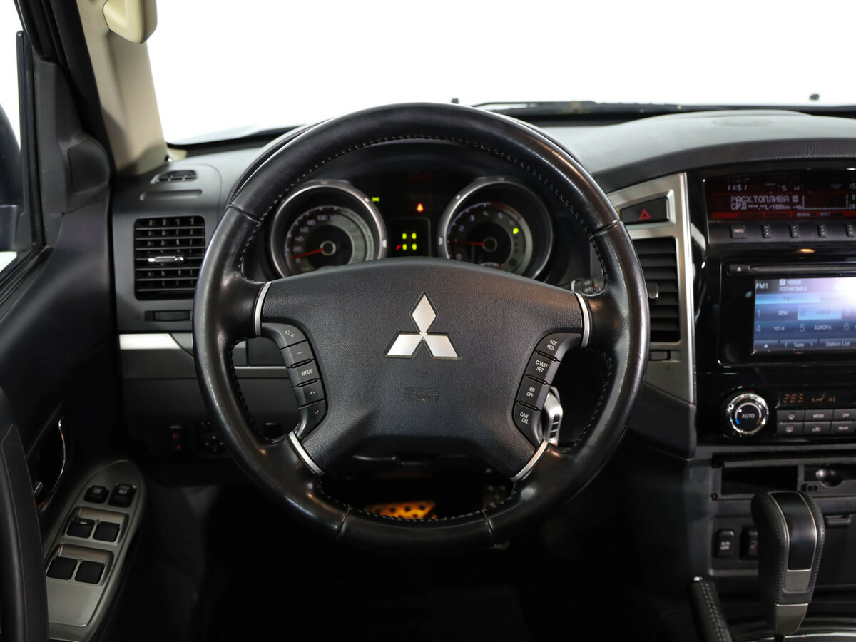 Купить Mitsubishi Pajero IV Рестайлинг 2, 2015, 157 000 км, фото №10