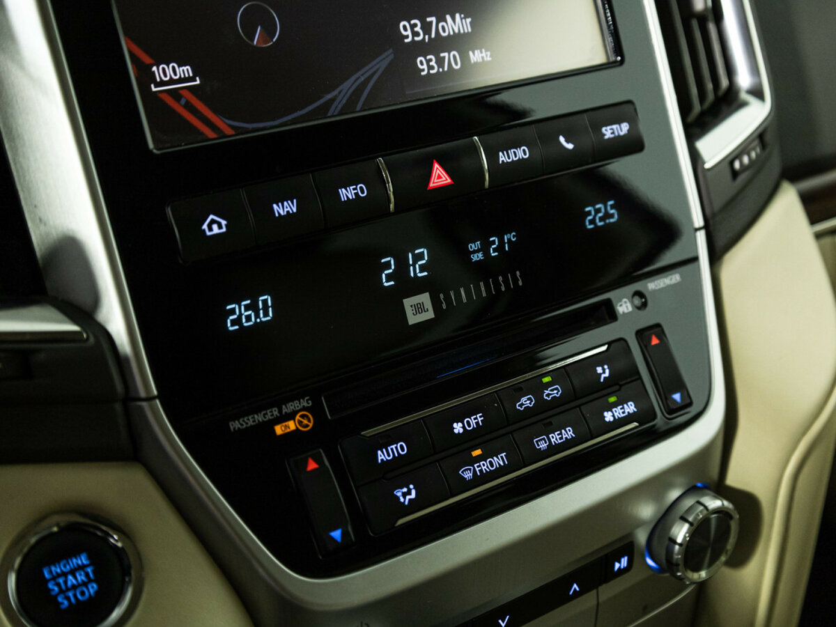 Купить Toyota Land Cruiser Arctic Trucks AT33 200 Series Рестайлинг 2, 2015, 300 813 км, фото №17