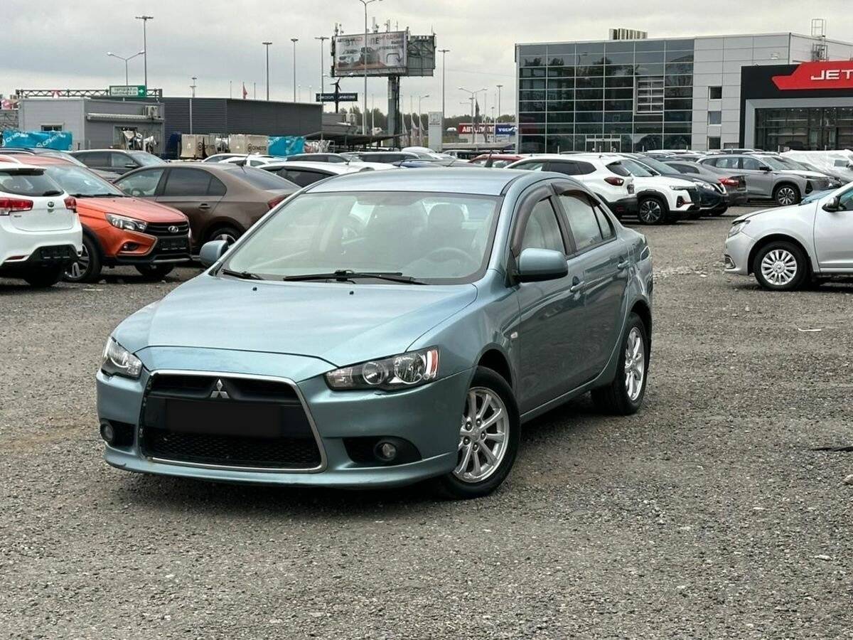 Mitsubishi Lancer